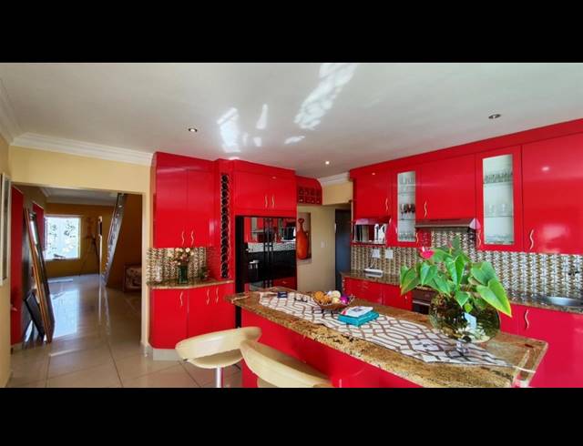 5 BEDROOM HOUSE FOR SALE IN PARKHAVEN